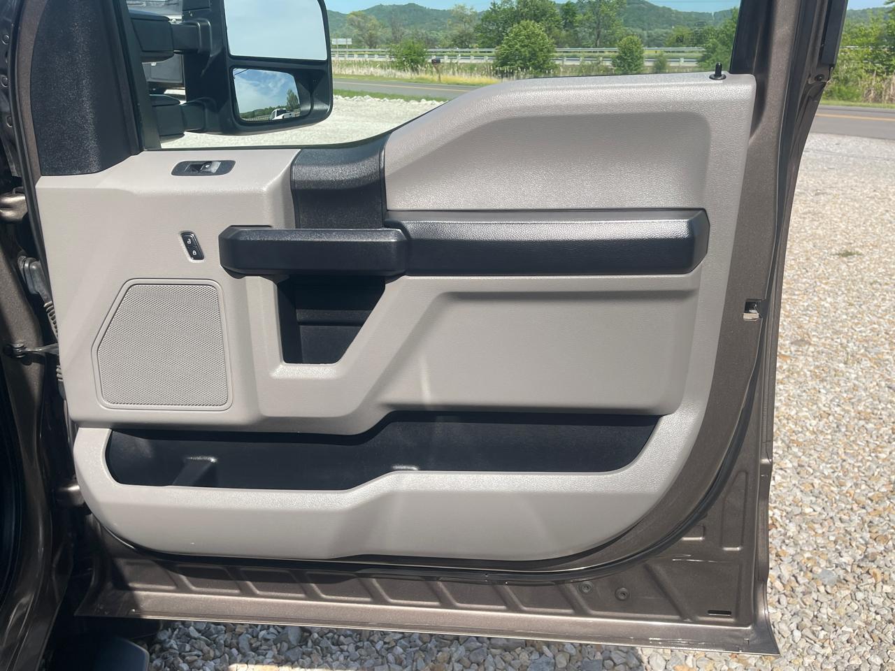 Ford F-250 SD XL Crew Cab Short Bed 4WD 2021