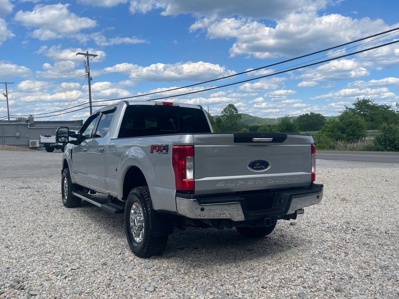 Ford F-250 SD XLT Crew Cab Short Bed 4WD 2017