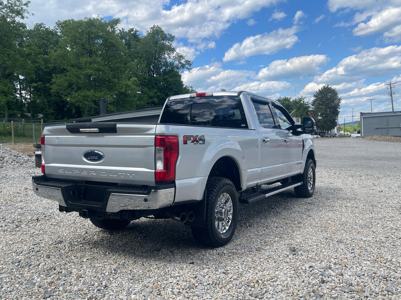 Ford F-250 SD XLT Crew Cab Short Bed 4WD 2017