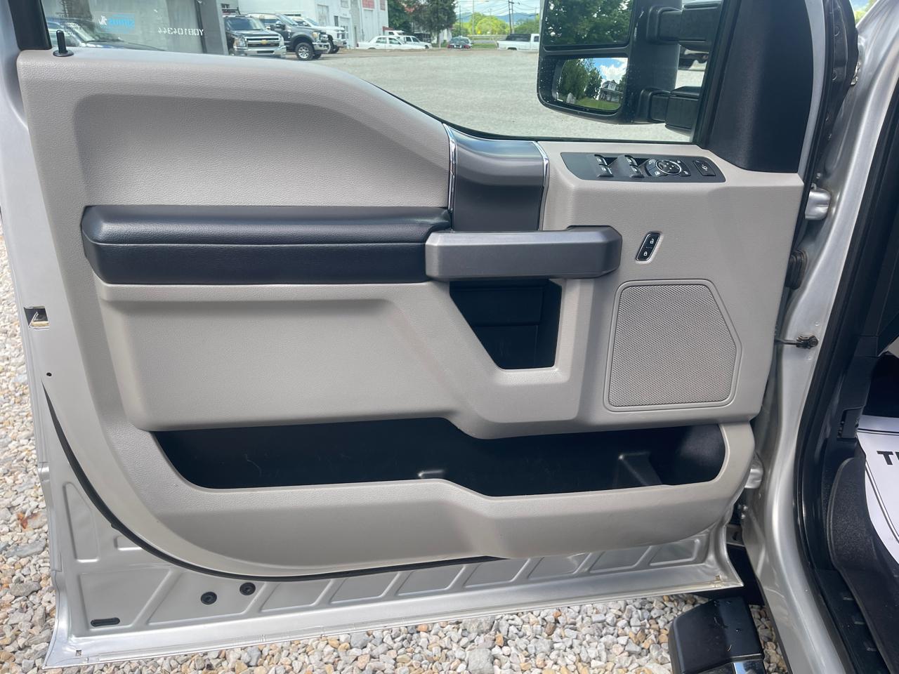 Ford F-250 SD XLT Crew Cab Short Bed 4WD 2017