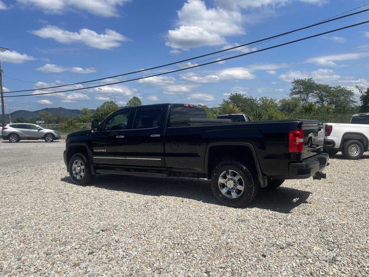 GMC Sierra 2500HD SLT Crew Cab 4WD 2017
