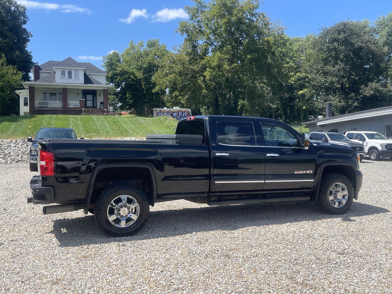 GMC Sierra 2500HD SLT Crew Cab 4WD 2017