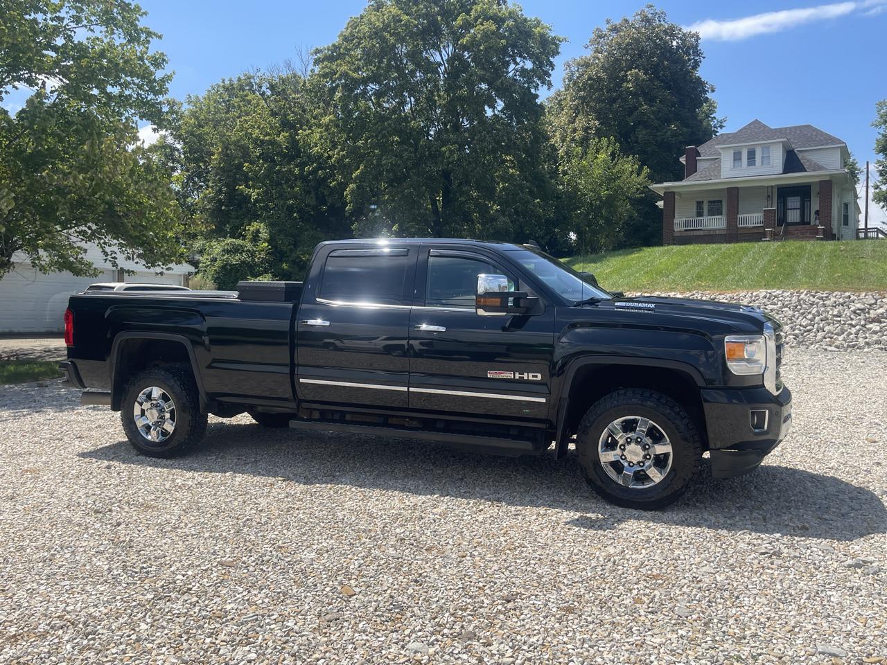 GMC Sierra 2500HD SLT Crew Cab 4WD 2017