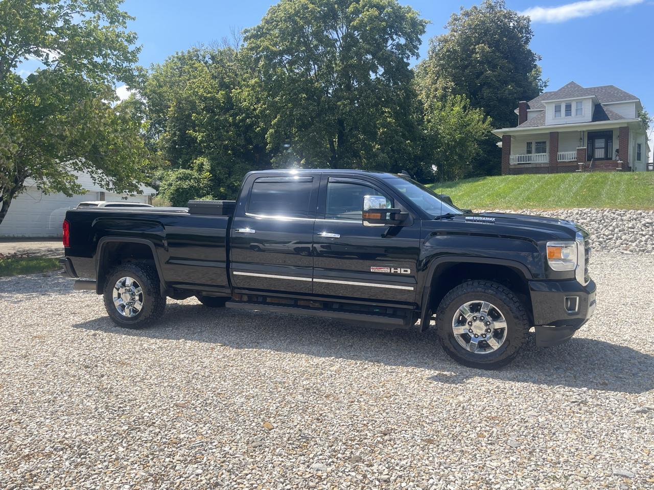 GMC Sierra 2500HD SLT Crew Cab 4WD 2017