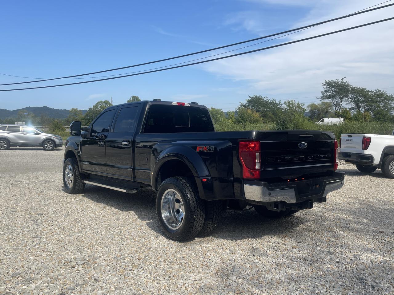 Ford F-350 SD Lariat Crew Cab Long Bed 4WD DRW 2022