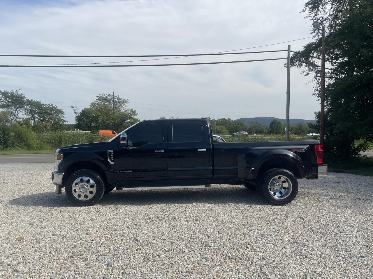 Ford F-350 SD Lariat Crew Cab Long Bed 4WD DRW 2022