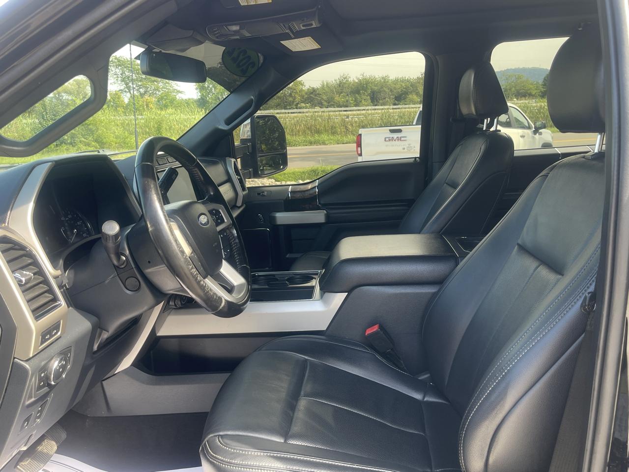 Ford F-350 SD Lariat Crew Cab Long Bed 4WD DRW 2022