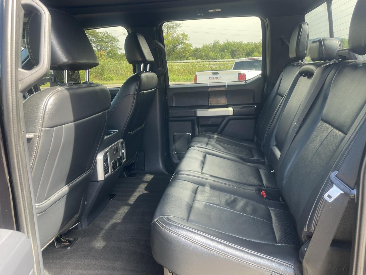 Ford F-350 SD Lariat Crew Cab Long Bed 4WD DRW 2022