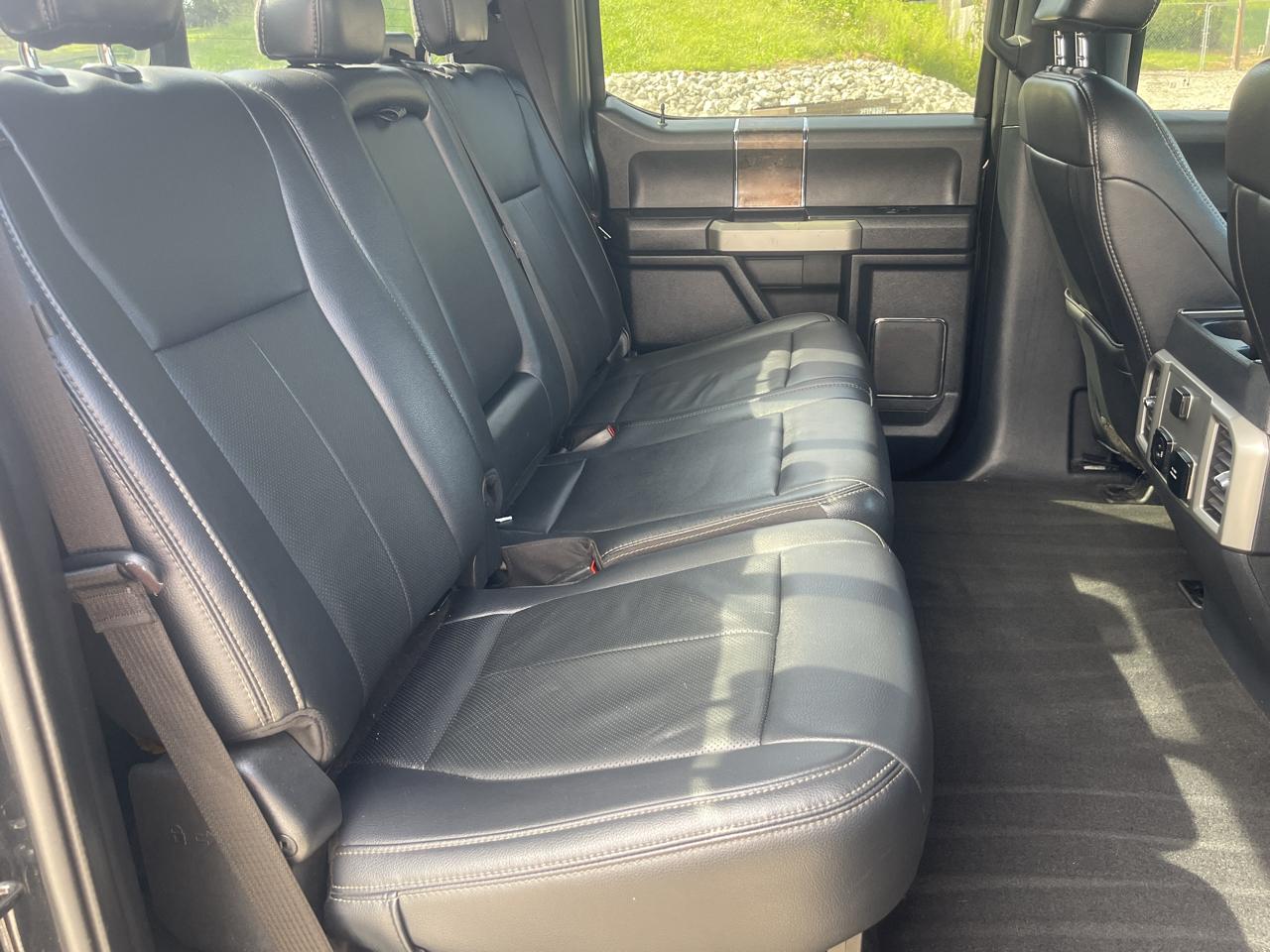 Ford F-350 SD Lariat Crew Cab Long Bed 4WD DRW 2022