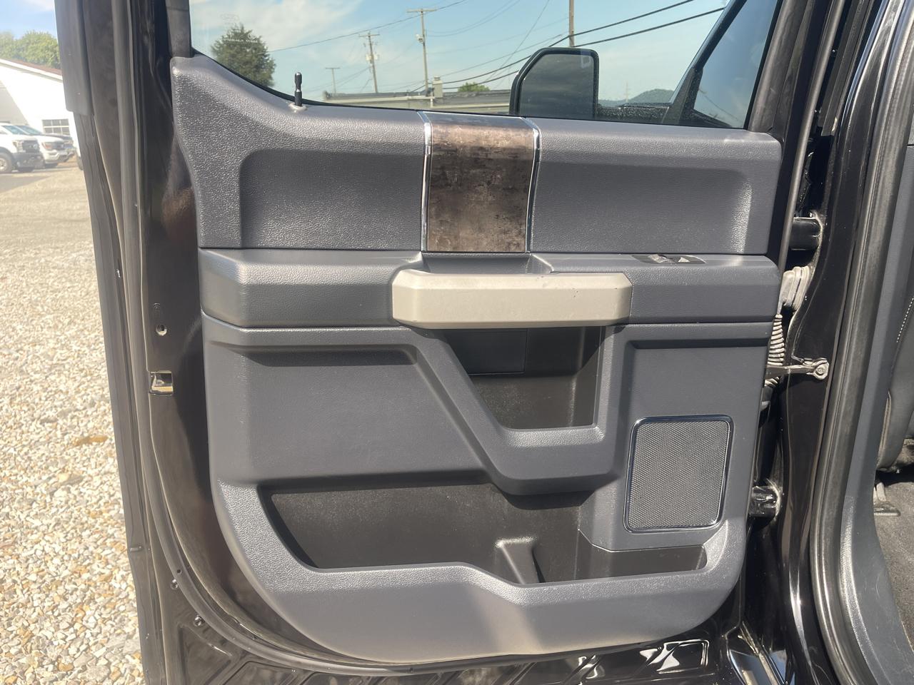 Ford F-350 SD Lariat Crew Cab Long Bed 4WD DRW 2022