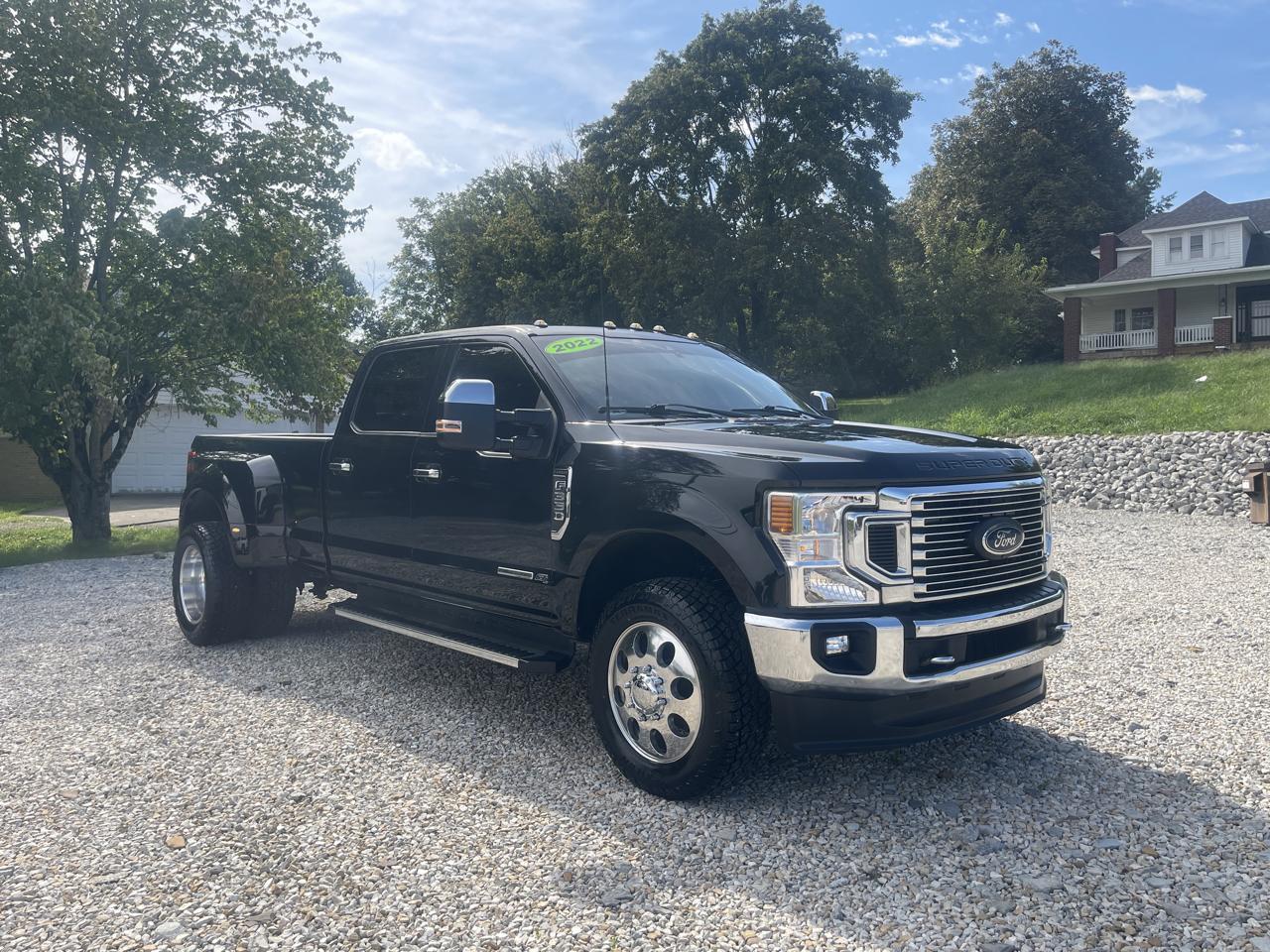Ford F-350 SD Lariat Crew Cab Long Bed 4WD DRW 2022