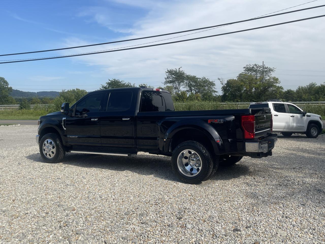 Ford F-350 SD Lariat Crew Cab Long Bed 4WD DRW 2022