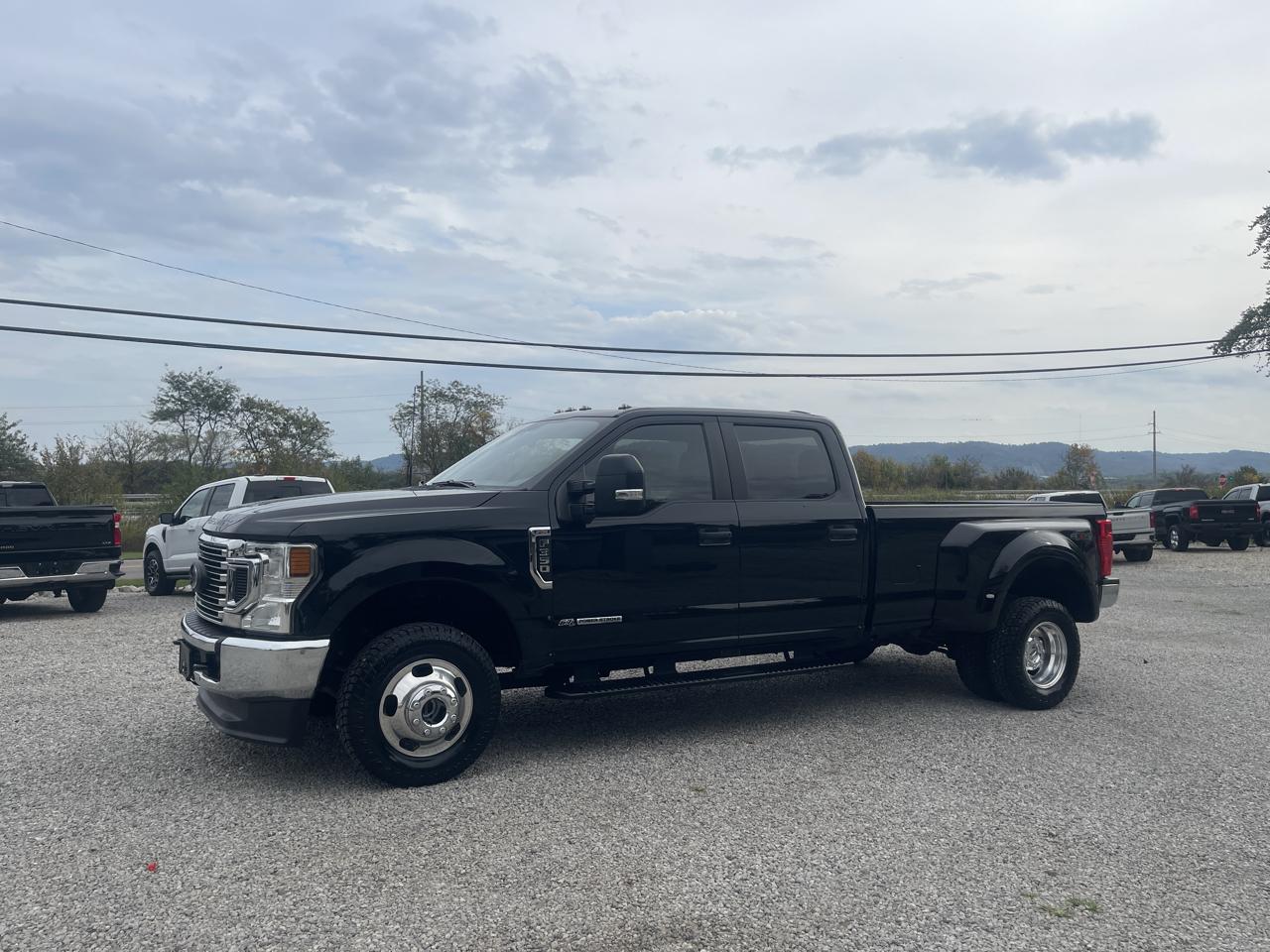 Ford F-350 SD XL Crew Cab Long Bed DRW 4WD 2022