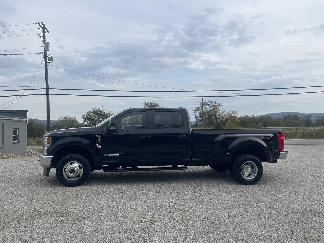 Ford F-350 SD XL Crew Cab Long Bed DRW 4WD 2022