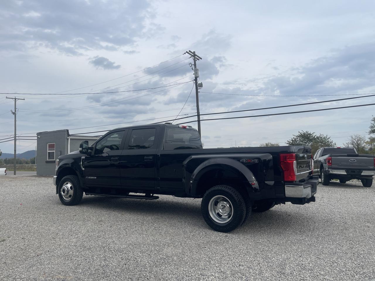 Ford F-350 SD XL Crew Cab Long Bed DRW 4WD 2022
