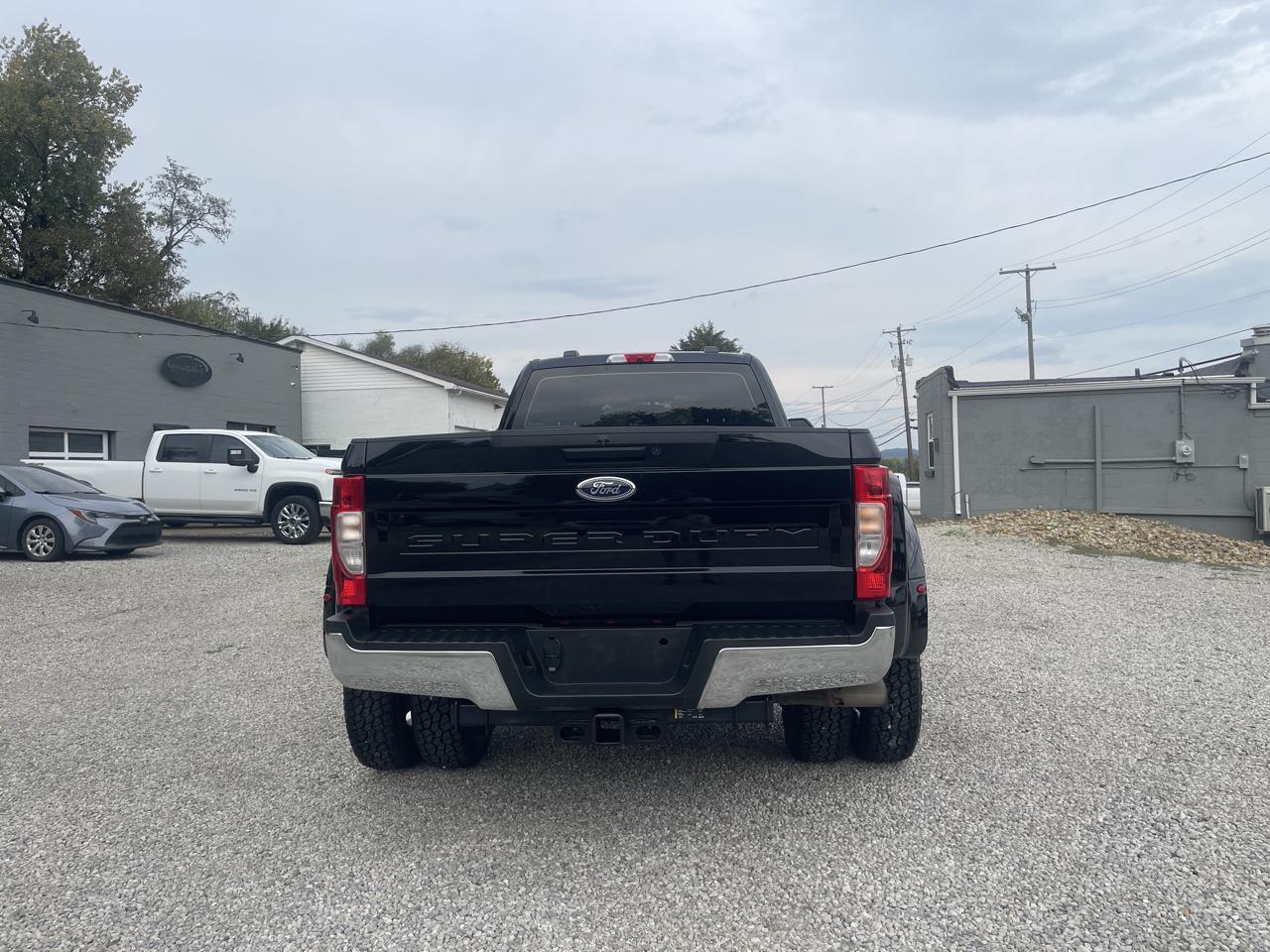 Ford F-350 SD XL Crew Cab Long Bed DRW 4WD 2022