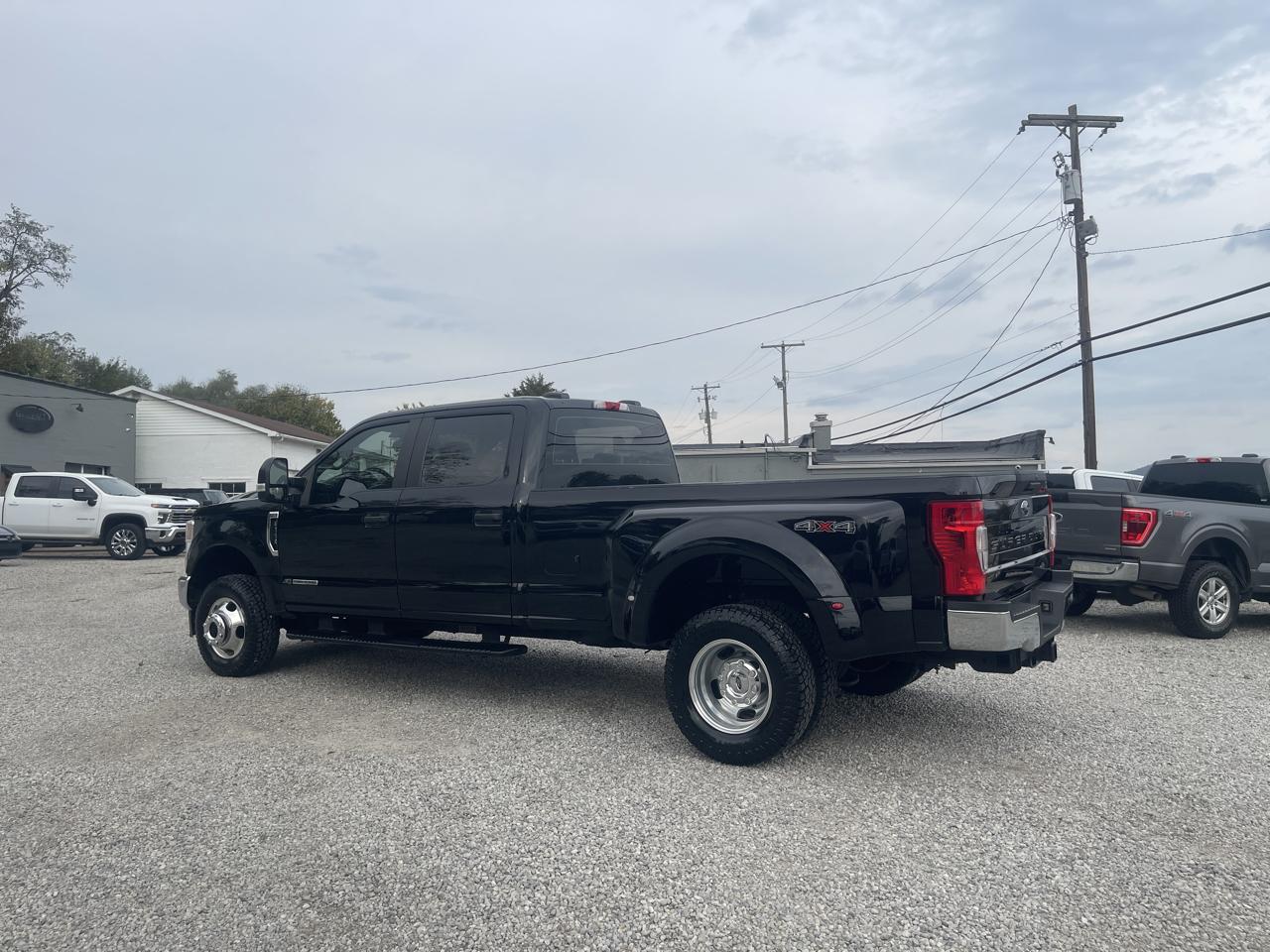 Ford F-350 SD XL Crew Cab Long Bed DRW 4WD 2022