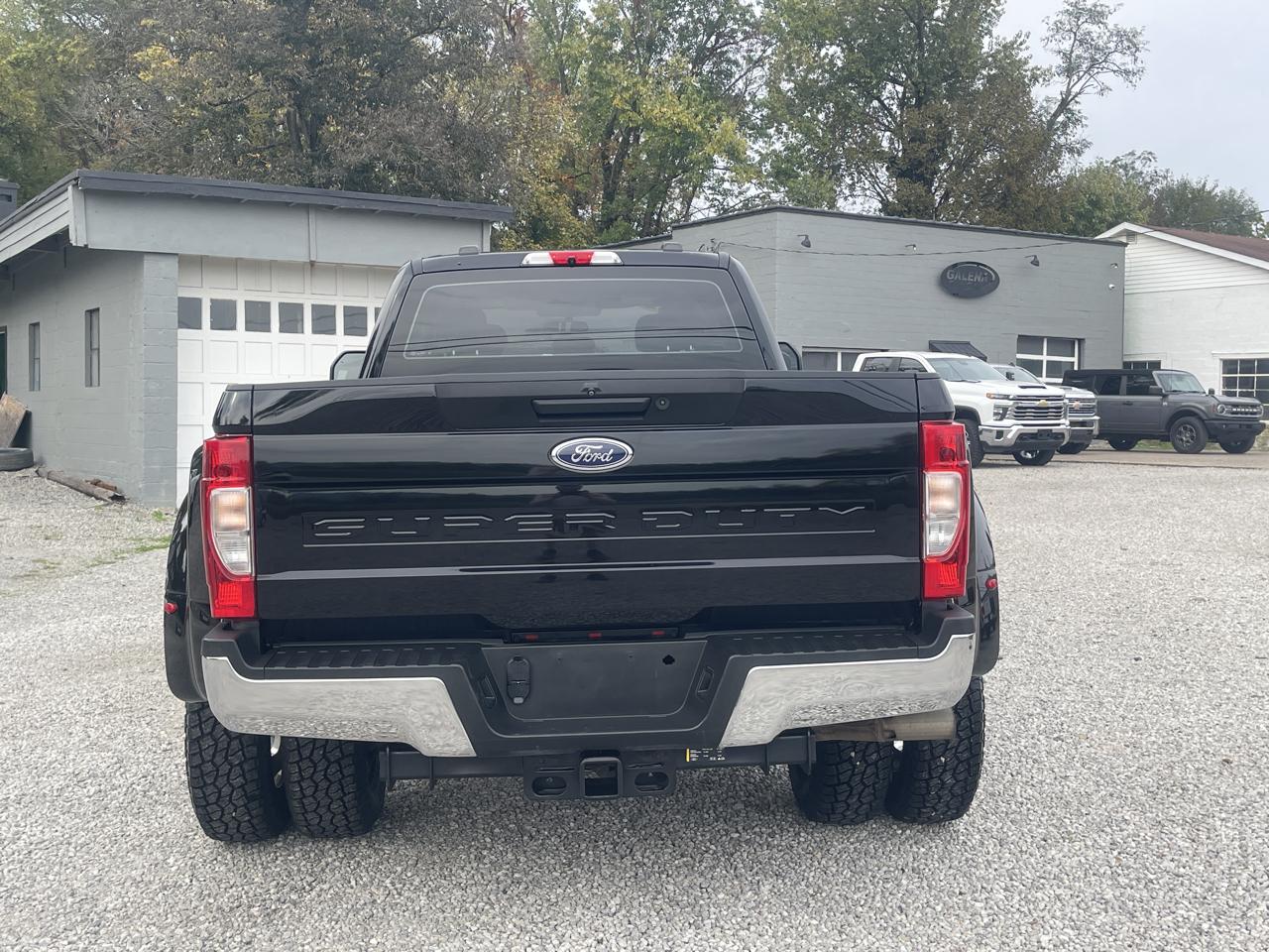 Ford F-350 SD XL Crew Cab Long Bed DRW 4WD 2022