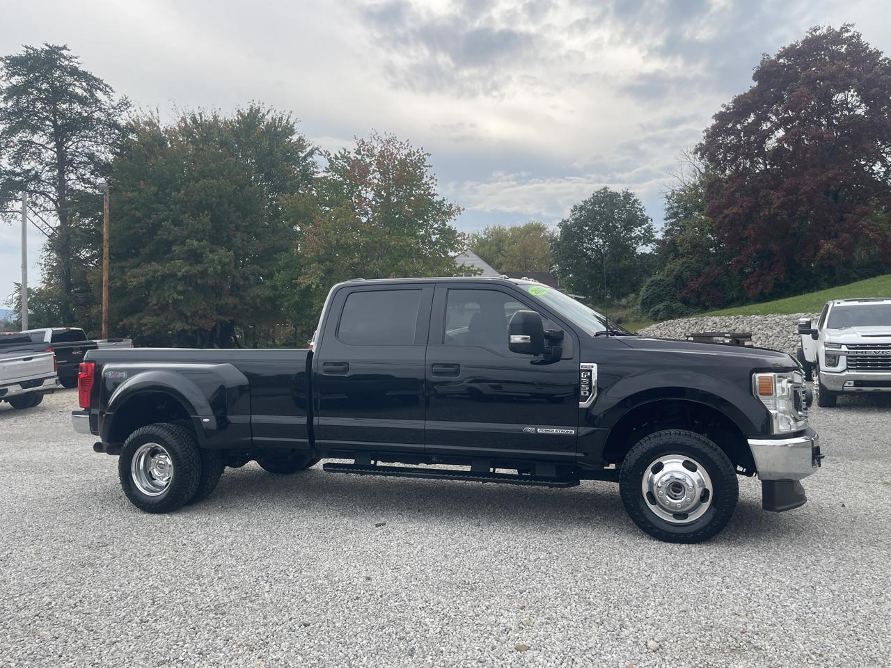 Ford F-350 SD XL Crew Cab Long Bed DRW 4WD 2022