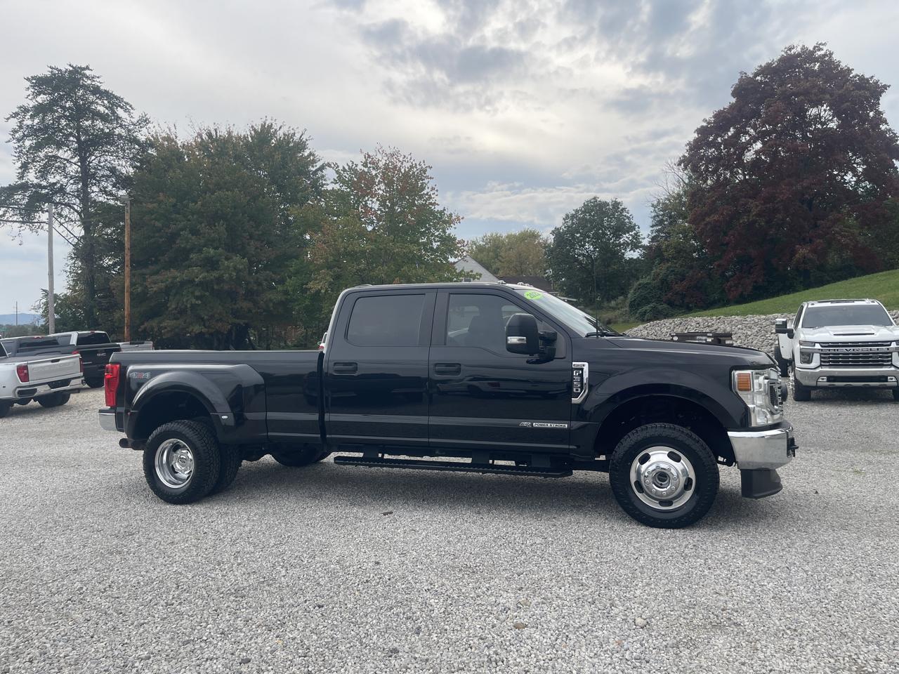 Ford F-350 SD XL Crew Cab Long Bed DRW 4WD 2022