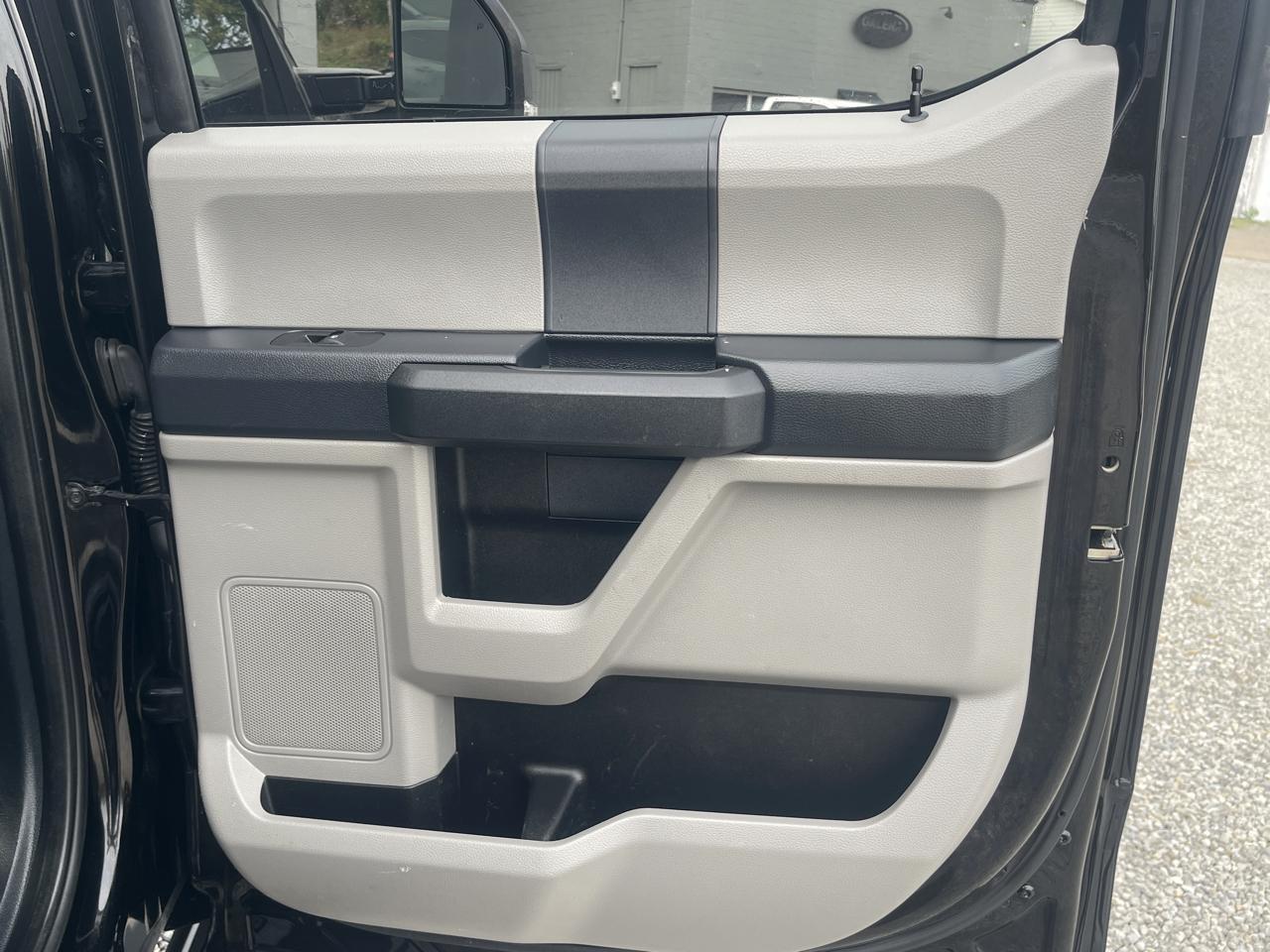 Ford F-350 SD XL Crew Cab Long Bed DRW 4WD 2022