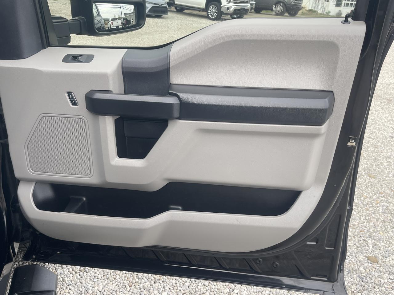 Ford F-350 SD XL Crew Cab Long Bed DRW 4WD 2022