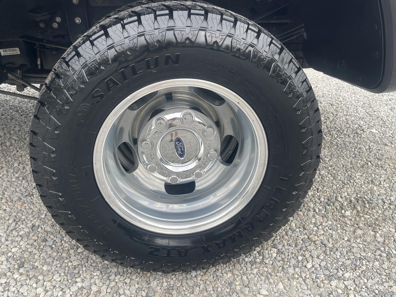 Ford F-350 SD XL Crew Cab Long Bed DRW 4WD 2022