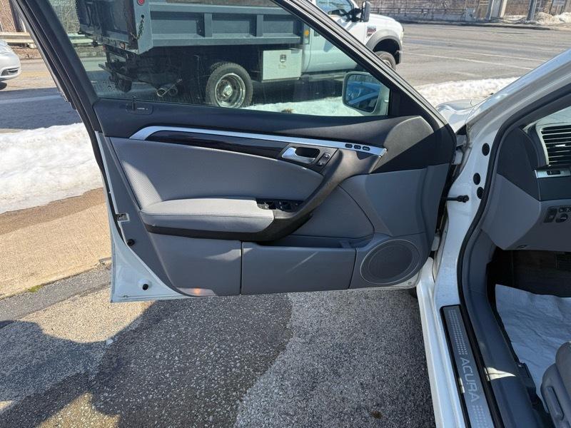 Acura TL 5-Speed AT 2004