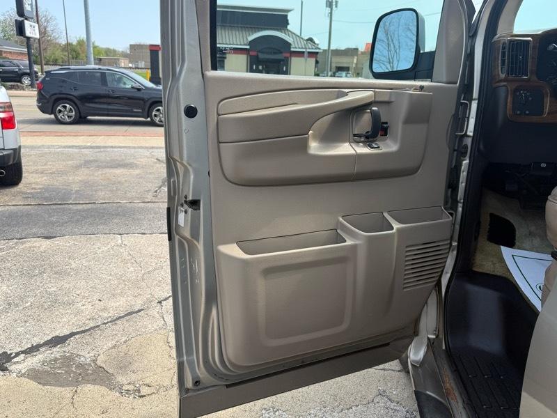 Chevrolet Express 1500 AWD Cargo 2004