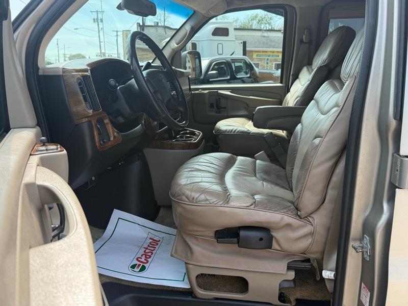 Chevrolet Express 1500 AWD Cargo 2004