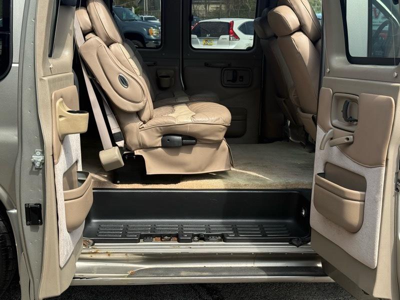 Chevrolet Express 1500 AWD Cargo 2004