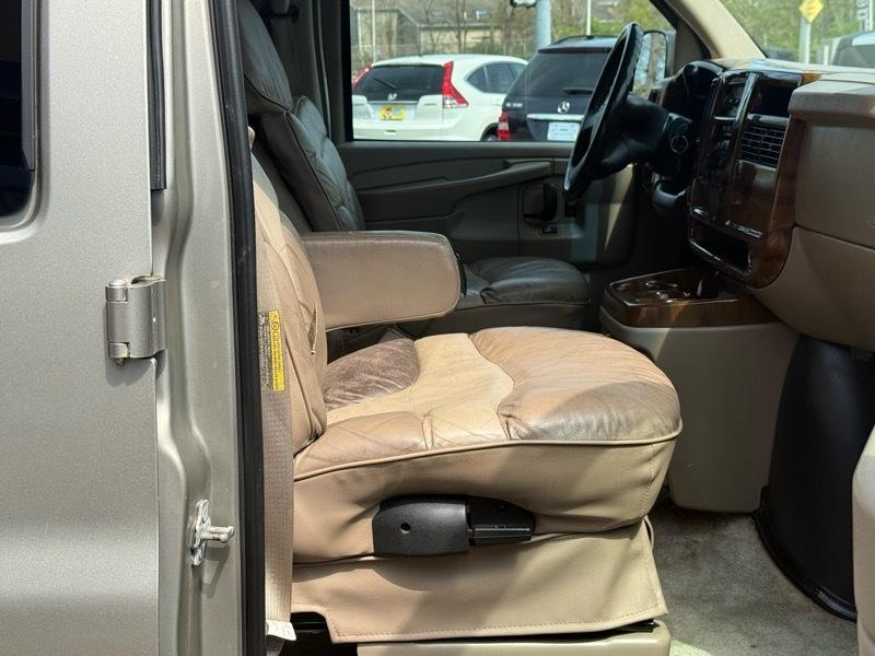 Chevrolet Express 1500 AWD Cargo 2004