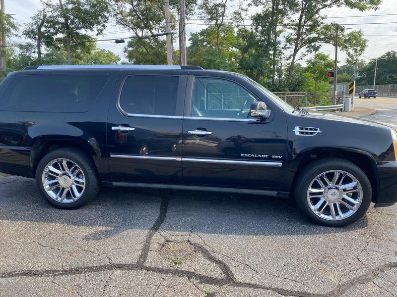 Cadillac Escalade ESV AWD Platinum 2010