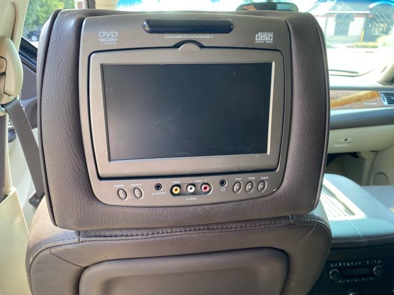 Cadillac Escalade ESV AWD Platinum 2010