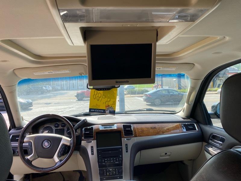 Cadillac Escalade ESV AWD Platinum 2010