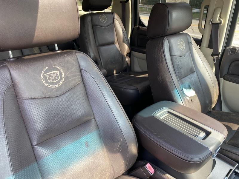Cadillac Escalade ESV AWD Platinum 2010
