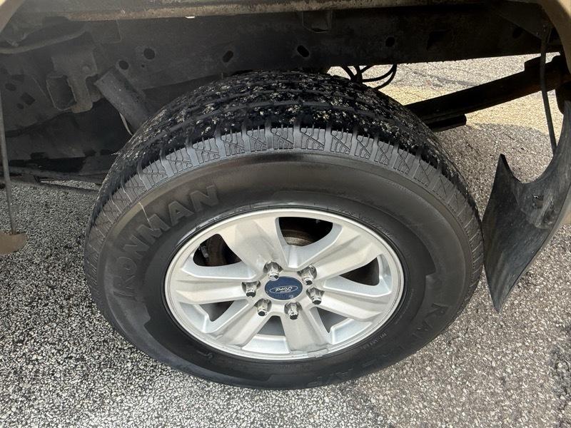 Ford F-150 XL SuperCrew 5.5-ft. Bed 4WD 2012
