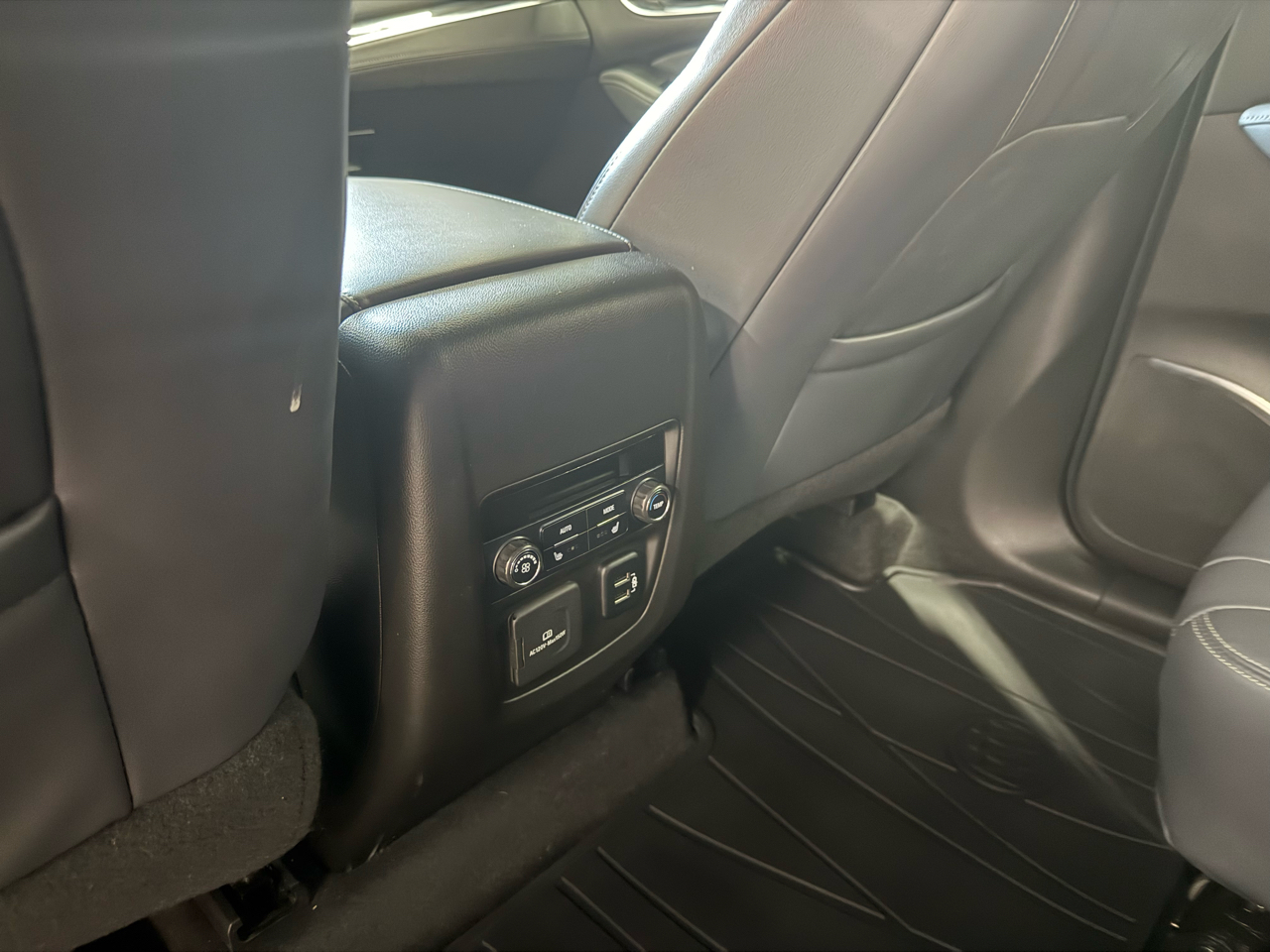 2018 Buick Enclave Premium photo 19