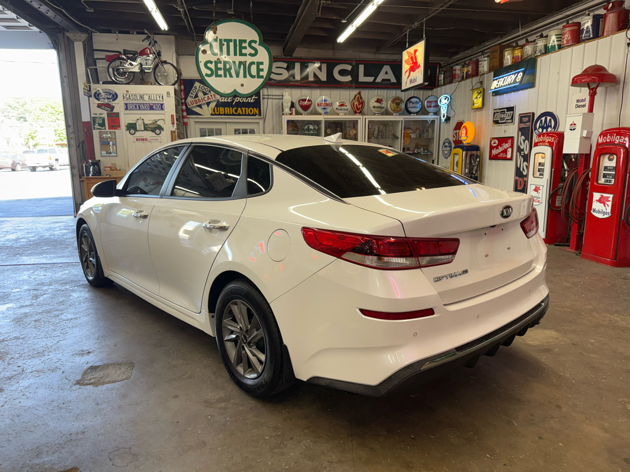 2020 Kia Optima LX photo 3