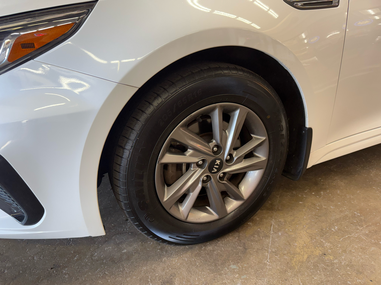 2020 Kia Optima LX photo 9