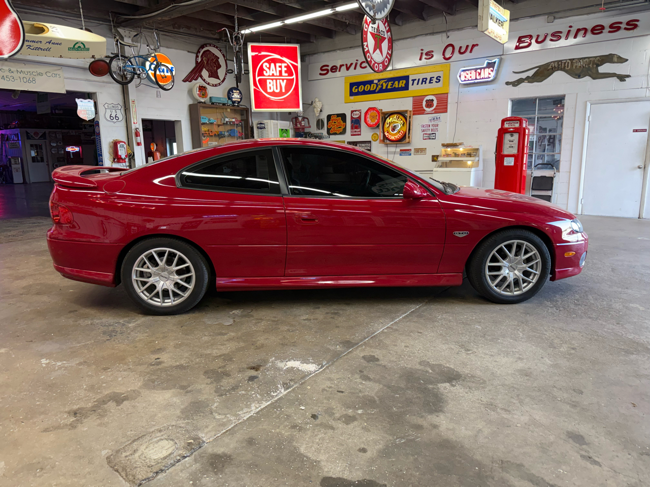 2004 Pontiac GTO photo 5