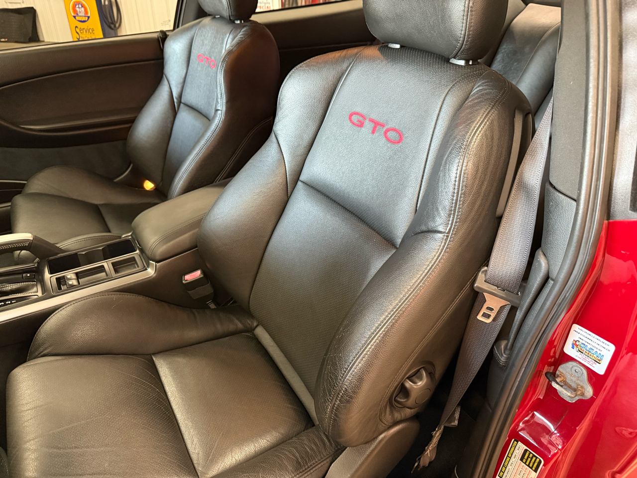 2004 Pontiac GTO photo 16