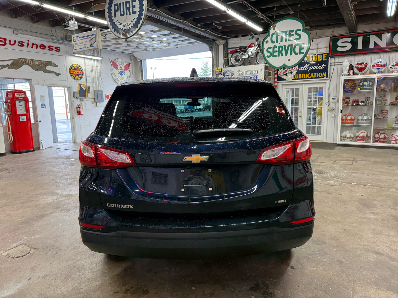 2021 Chevrolet Equinox LS photo 3