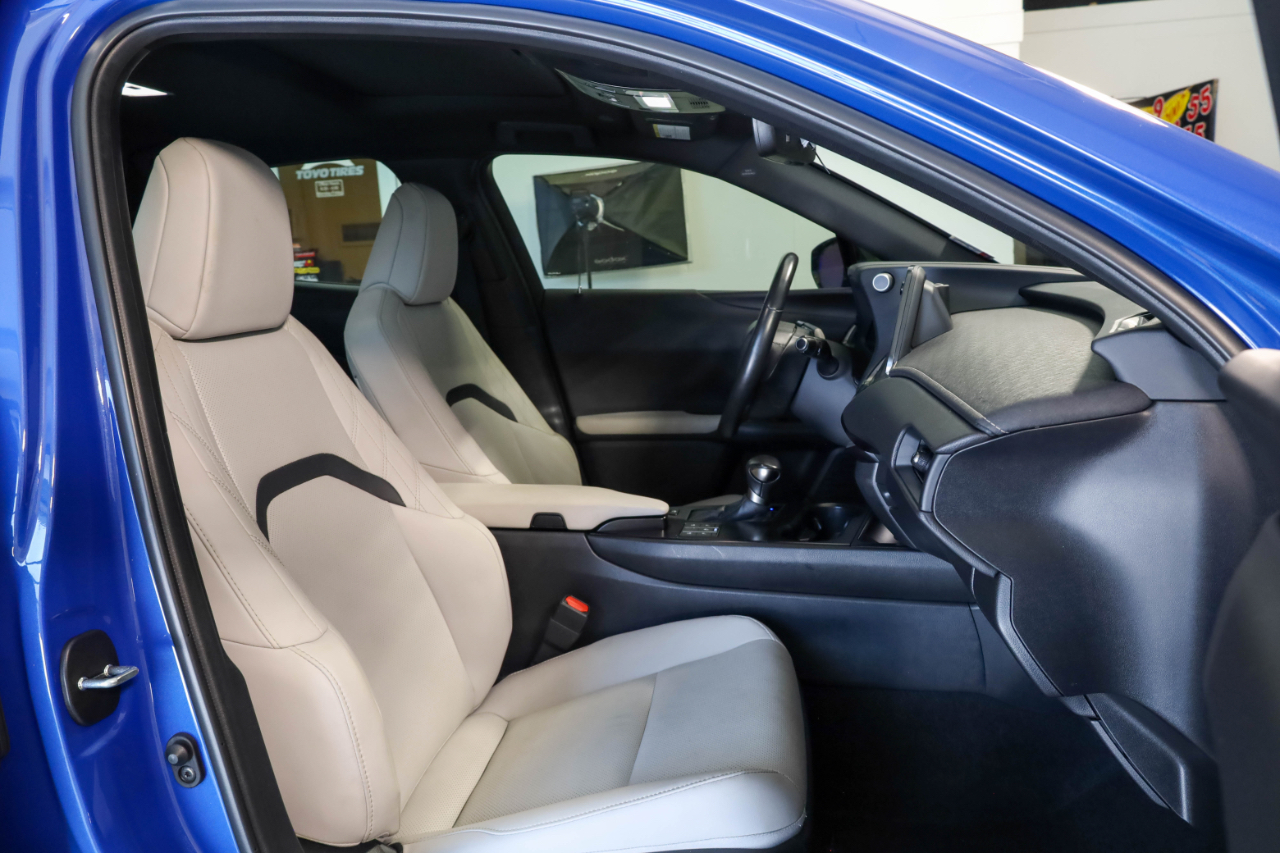 Lexus UX UX 250h Premium FWD 2024