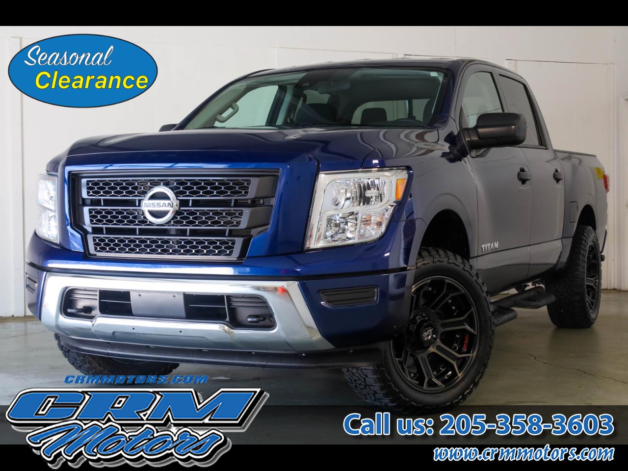 2022 Nissan Titan 4x4 Crew Cab SV