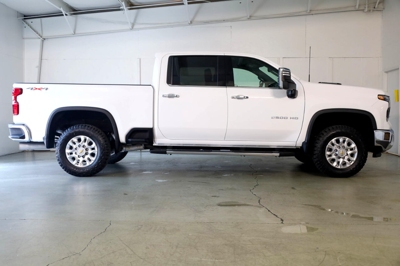 2024 Chevrolet Silverado 2500HD LTZ photo 3
