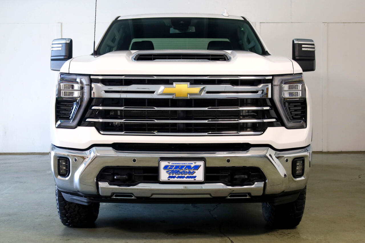 2024 Chevrolet Silverado 2500HD LTZ photo 2