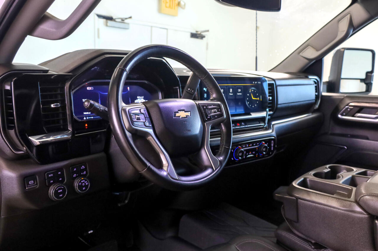 2024 Chevrolet Silverado 2500HD LTZ photo 8