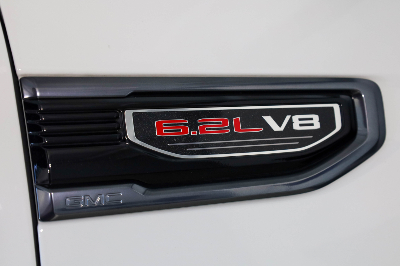 GMC Sierra 1500 4WD Crew Cab 147" AT4 2021