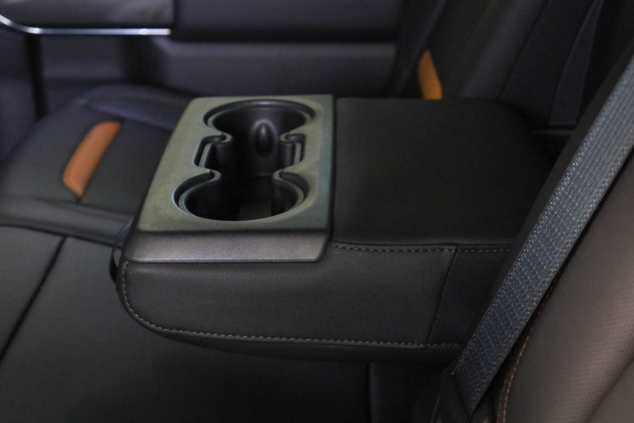 GMC Sierra 1500 4WD Crew Cab 147" AT4 2021